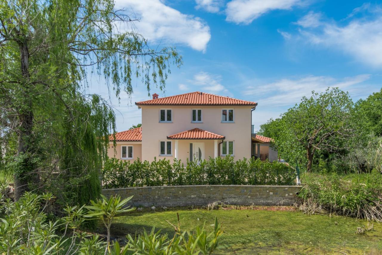 Villa Buroli With Pool, Sauna And Jacuzzi Екстериор снимка
