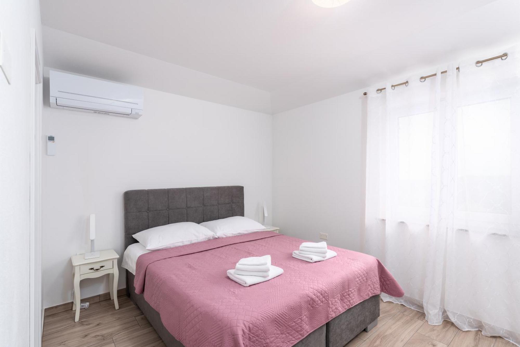 Villa Buroli With Pool, Sauna And Jacuzzi Екстериор снимка